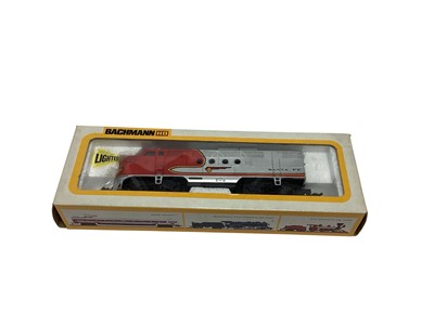 Lot 1871 - Bachmann HO Gauge Santa Fe EMD F40PH Diesel 308, boxed 0676, Santa Fe EMD FT Diesel, boxed 0680 and Santa Fe GE E60CF Electric Locomotive 8040, boxed 0740 (All Lighted) (3)
