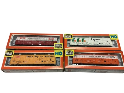 Lot 1885 - Bachmann HO Gauge 2-10-4 Santa Fe The Texas Chugger 5012, boxed 667, plus Life Like Trains Thrall Door Box Cars (x12) (1 box)