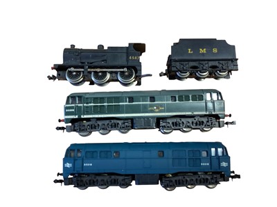 Lot 1889 - Lima N Gauge Class 31 Diesels D5518 & D5509, 0-6-0 LMS Tender Locomotive 4547, carriages & rolling stock, plus Lone Star Diesels, all loose (1 box)