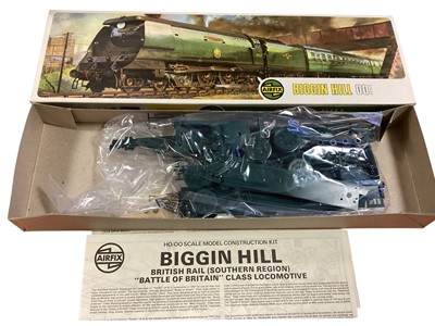 Lot 1894 - Airfix OO Scale model locomotive kits including Series 5 Biggin Hill R501, Series 4 Harrow R402, Series 5 Evening Star #05652-0, Series 4 City of Truro #04654-3 and Harrow #04652-7, Series 2 Sad...