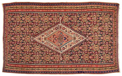 Lot 1563 - Good quality Kelim, 209cm x 131cm