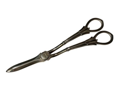 Lot 128 - Pair of late Victorian silver grape scissors, (Sheffield 1900), maker Harrison Brothers, 18.5cm in length.
