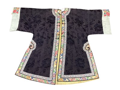 Lot 2598 - Antique Chinese embroidered silk robe