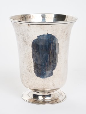 Lot 206 - 18th century Provincial silver beaker
