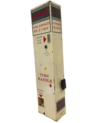 Lot 3036 - Vintage change machine
