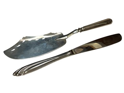 Lot 265 - Continental silver knife marked 800, together with a Continental silver fish slice, (2).