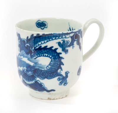 Lot 86 - Worcester dragon pattern coffee cup, circa 1758