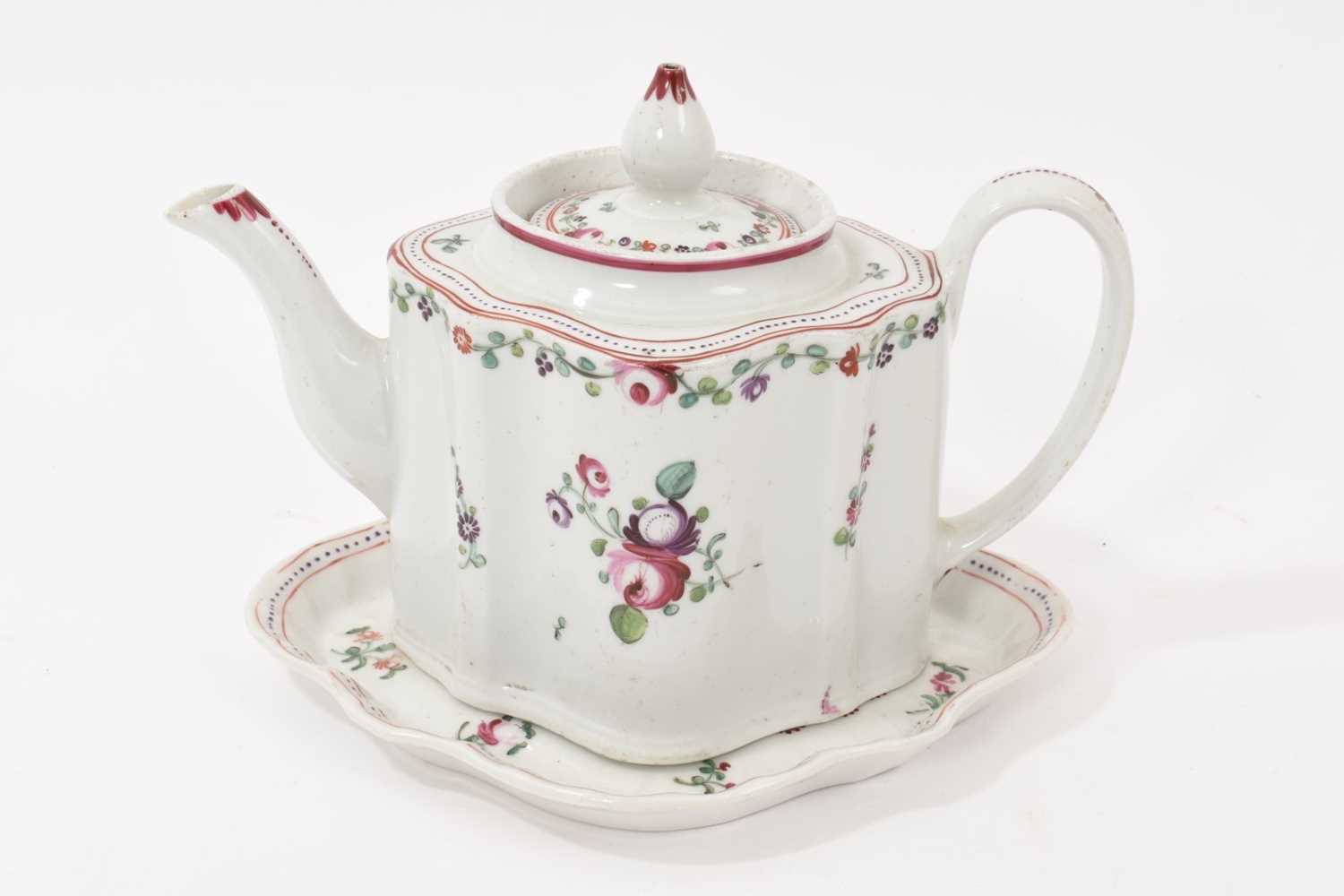 Lot 5002 - New Hall serpentine-sided teapot, cover and stand, circa 1790