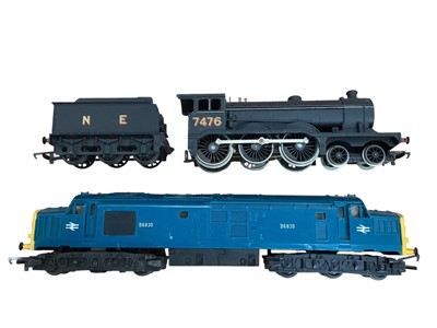 Lot 1971 - Vintage Hornby trains comprising 6 engines, 5 carriages and other rolling stock