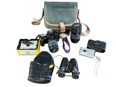 Lot 3024 - Cannon camera and others