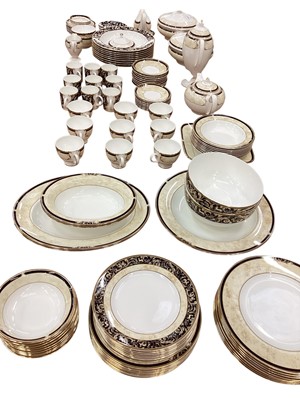 Lot 2364 - Extensive Wedgwood Cornucopia pattern dinner, tea and coffee service, 8-9 place setting, approximately 127+ pieces.