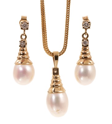 Lot 426 - Cultured pearl and diamond gold pendant drop necklace and matching pair of earrings
