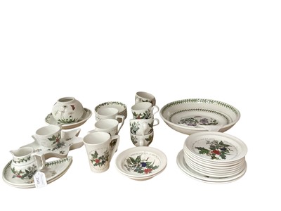 Lot 2345 - Portmeirion the Holly and the Ivy pattern tableware - 38 pieces