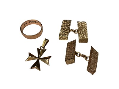 Lot 205 - Group of 9ct gold jewellery