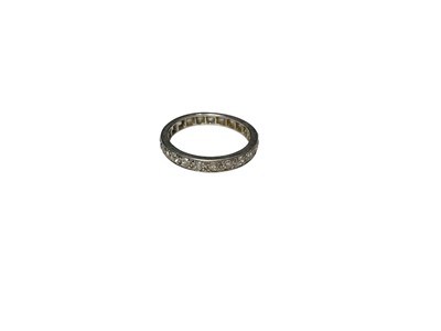 Lot 289 - Diamond eternity ring