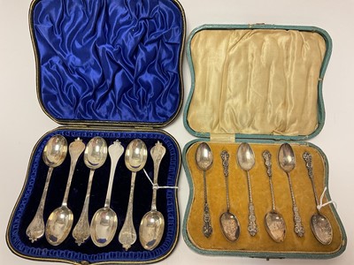 Lot 278 - Two sets of silver teaspoons