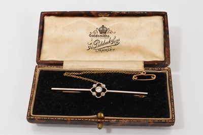 Lot 505 - Edwardian diamond bar brooch