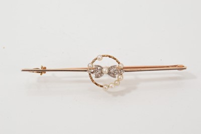 Lot 506 - Edwardian pearl and diamond bar brooch in platinum and gold setting