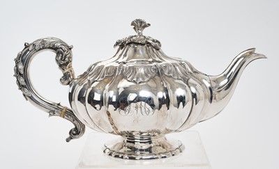 Lot 307 - George IV silver teapot