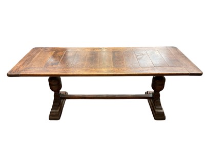 Lot 1409 - 17th century style oak draw leaf dining table