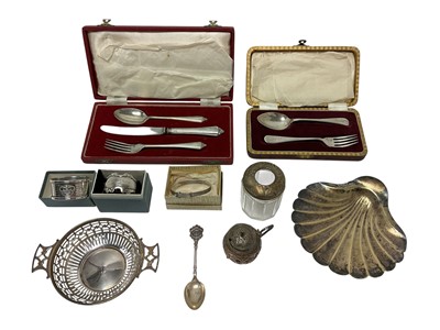 Lot 332 - Selection of miscellaneous silver