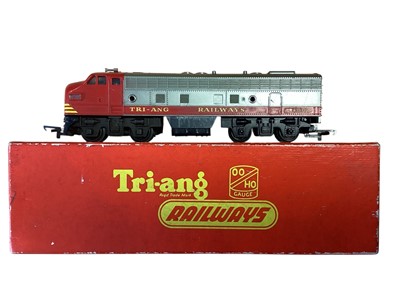 Lot 1780 - Tri-ang OO Gauge Transcontinental B-B Diesel 4008, boxed R55 plus one other and Vista Dome & Observatory carriages and baggage car (1 box)