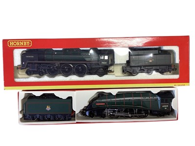 Lot 1781 - Hornby OO Gauge 4-6-2 BR lined green Class 7MT Western Star tender locomotive 70025, boxed R2272 & 4-6-2 BR lined green early emblem Class A4 Bittern tender locomotive 60019, plain boxed R22...