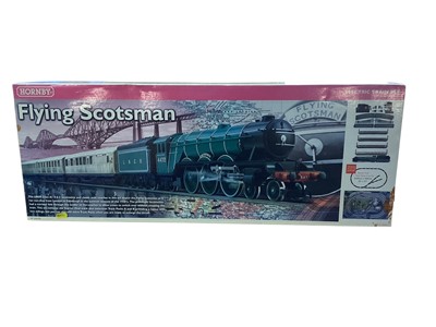 Lot 1782 - Hornby OO Gauge Flying Scotsman train set, with 4-6-2 LNER green Class A1 Flying Scotsman tender locomotive, two brake composite & two composite coaches, track and accessories, boxed R1039,...