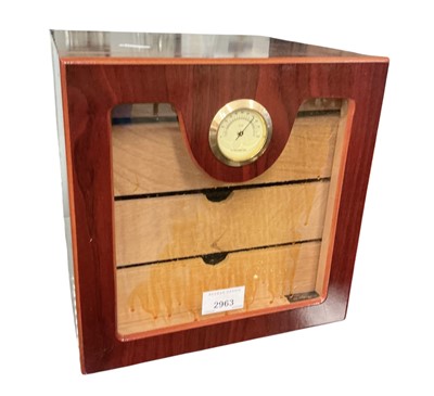 Lot 5152 - Humidor with hygrometer, with label for Boutique 22, Paris