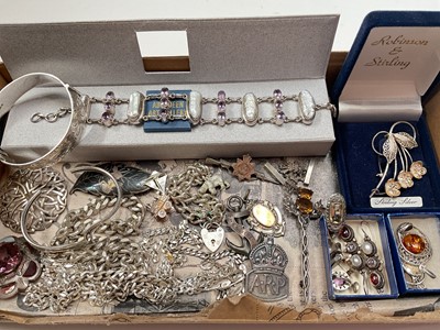 Lot 98 - Collection of silver and white metal jewellery