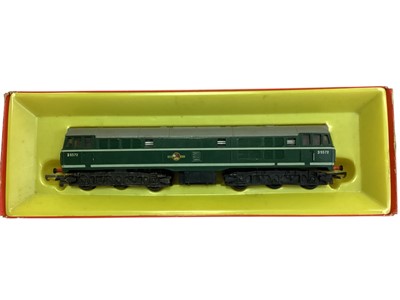 Lot 1815 - Triang OO Gauge BR green Class 31 diesel locomotive D5572, boxed R357 and two Class 90 electric locomotives 90028, both loose (3)