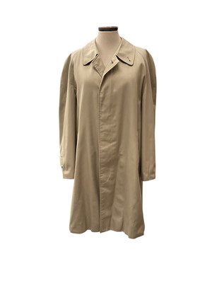 Lot 2554 - Vintage 1980s Burberry men's raincoat size 46 short.