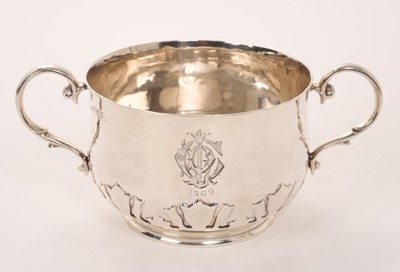 Lot 373 - Queen Anne style silver twin handled poringer.