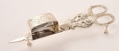 Lot 376 - 19th century silver candle snuffers, 1823 by Emes and Bernard