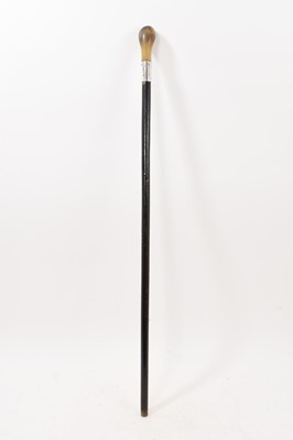 Lot 930 - Early 20th century rhinoceros horn handled stick