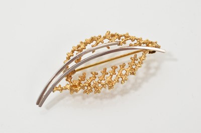 Lot 703 - 14ct gold modernist brooch, SP made in Germany