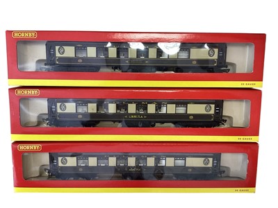 Lot 1808 - Hornby OO Gauge Pullman 1st Class Parlour Coaches including Agatha (x2), Ursula, Lucille & Sheila, plus Guard Coach Lucille, all boxed (6)