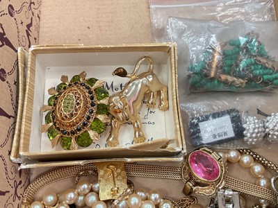 Lot 25 - Collection of vintage costume jewellery including a Victorian turquoise set watch winding key and a Chinese yellow metal and jade / green hardstone pendant (broken)