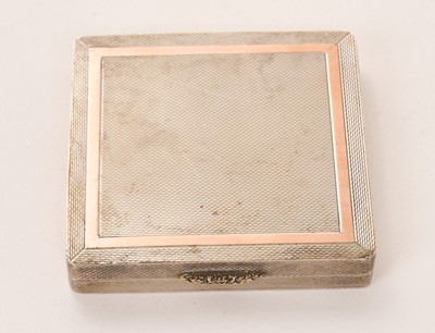 Lot 359 - Engine turned powder compact