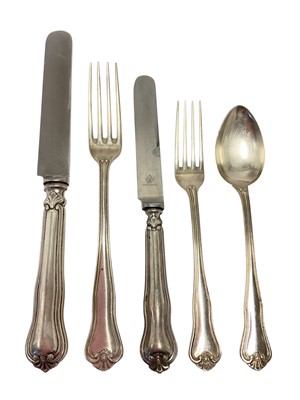 Lot 392 - Canteen of Spanish silver cutlery to include 6 dinner knives, 6 dinner forks, 6 dessert knives, 6 dessert forks and 6 dessert spoons, all with Spanish silver mark