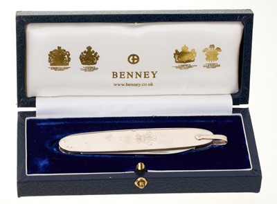 Lot 60 - H.R.H. Prince Charles, Prince of Wales, Royal presentation silver pen knife by Benney with engraved Prince of Wales feather crest in original fitted box . The penknife 9cm overall