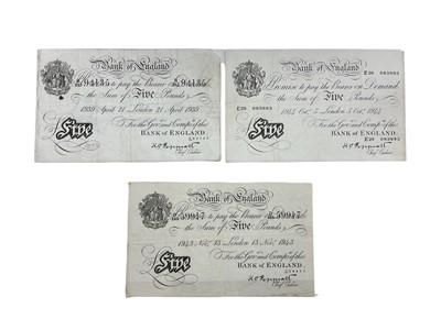 Lot 428 - G.B. - Bank of England Peppiatt white Five Pound banknotes to include prefix B over 353, London 21 April 1939 (N.B. Light creases, small ink stain centre left & ink stamp marked on reverse)...
