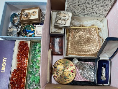 Lot 43 - Group of vintage costume jewellery and accessories to include vintage beads, Eastern style enamelled jewellery, vintage evening bag in a Fortnum & Mason box, powder compact etc