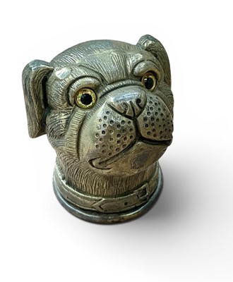 Lot 353 - Novelty brass Vesta case in the form of a pug dog, approx. 4cm in overall height.