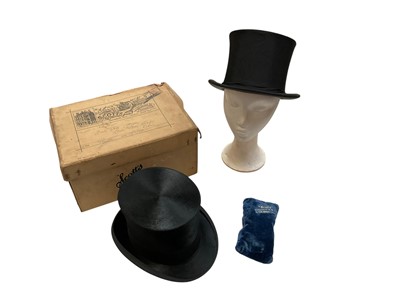Lot 2512 - 1930s Scott & Co, Bond Street items including black top hat, black grosgrain concertina top hat and blue velvet hat cleaning pad, all in a Scotts hat box posted 10/3 38