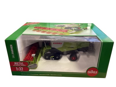 Lot 1750 - Siku 1:32 scale Claas 770 Lexion Combine Harvester, boxed 4258 (1)