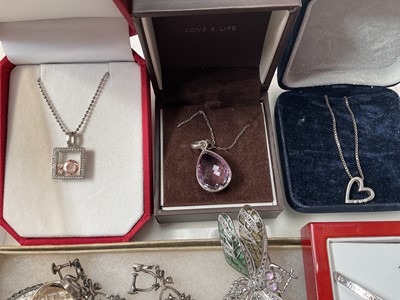 Lot 50 - Group of silver jewellery etc