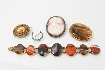 Lot 679 - Group of Victorian and later brooches