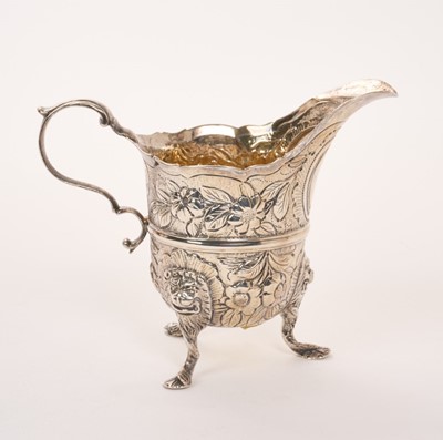 Lot 425 - Georgian Irish silver cream jug