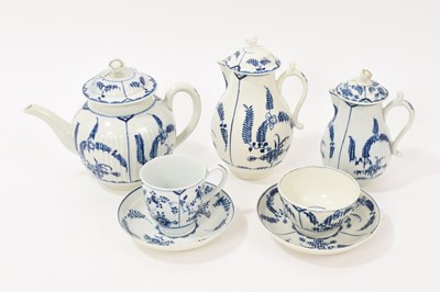 Lot 309 - Worcester Immortelle pattern tea wares